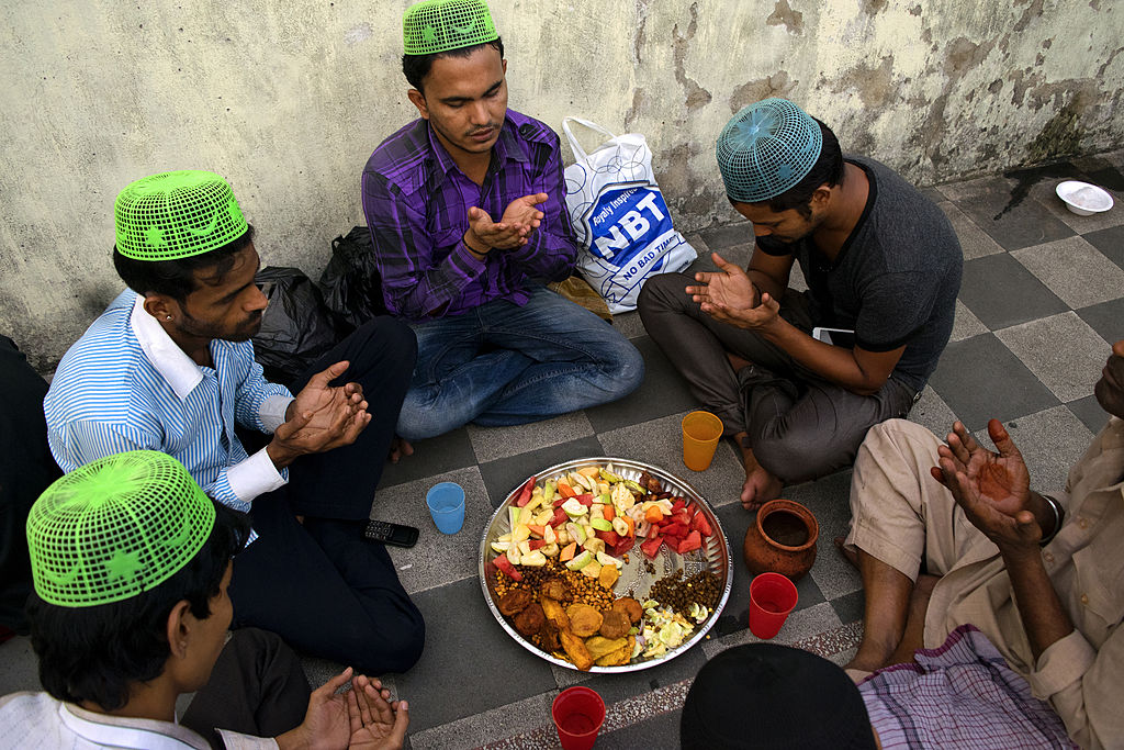 GettyImages_Subhendu_Sarkar_Aïd_el_Fitr_prière_fin_Ramadan_Calcutta_2014_452870776.jpg