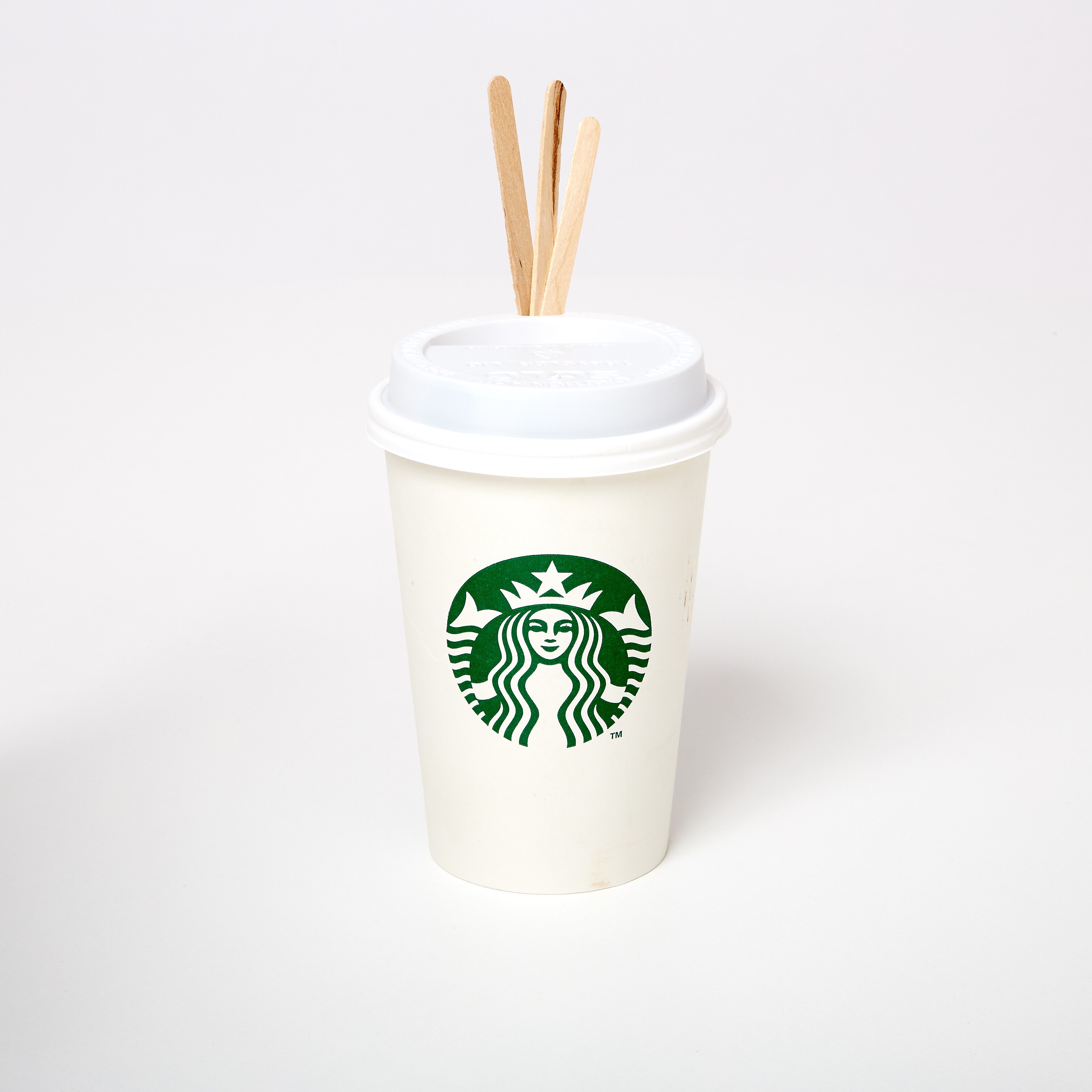 Starbucks teste des gobelets jetables 100% recyclables au Royaume-Uni