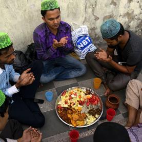 GettyImages_Subhendu_Sarkar_Aïd_el_Fitr_prière_fin_Ramadan_Calcutta_2014_452870776.jpg