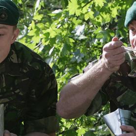 web_Matt Cardy_armée_marine_britanique_24rations_appartenace_religieuse_87125847.jpg
