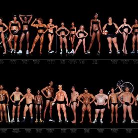 ©Howard Schatz_women_white_text_on_black_84_rev1_copie.png