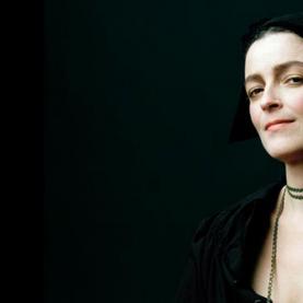 ©Katharina Lütscher_portrait_kl_02.png