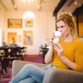 café
