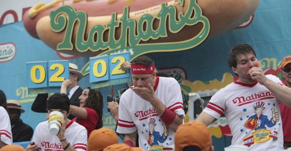 emag4_eating_contest_nathan_famous_5_800.jpg