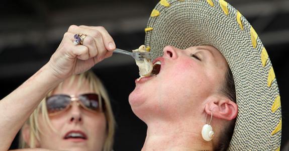 emag4_eating_contest_oyster_800.jpg