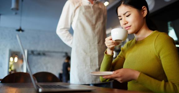 Un léger inconvénient gustatif : l’infusion au micro-ondes produit un thé plus amer que de coutume !