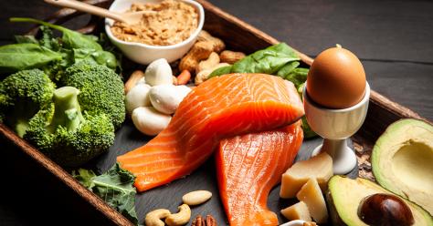 Œuf, avocat, poisson gras, noix… La diète cétogène ne donne pas dans le light, au contraire ! ©Shutterstock/George Dolgikh